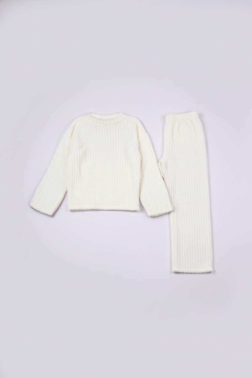 Cozy White Oversized Fur-Striped Pyjama