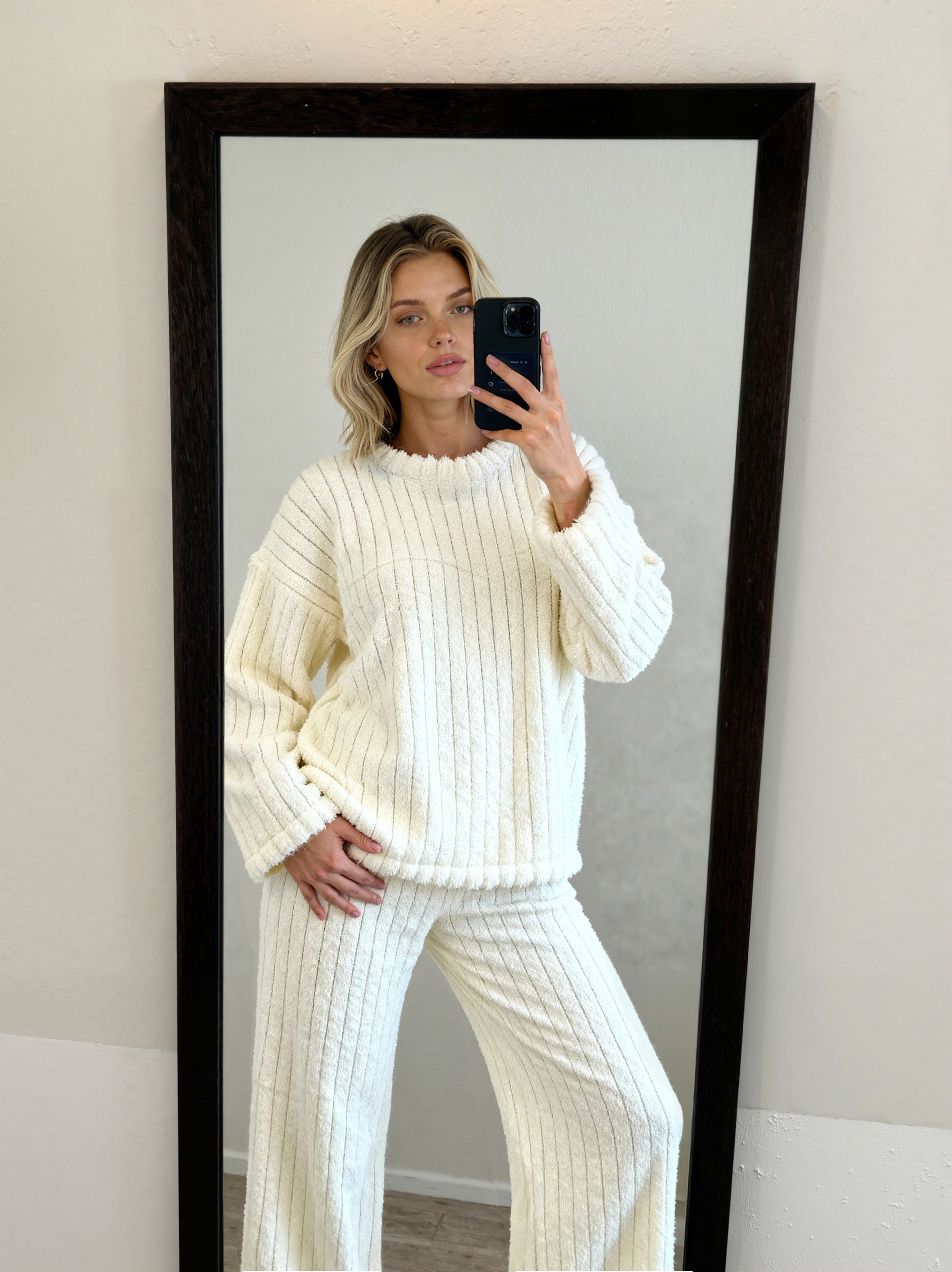 Cozy White Oversized Fur-Striped Pyjama